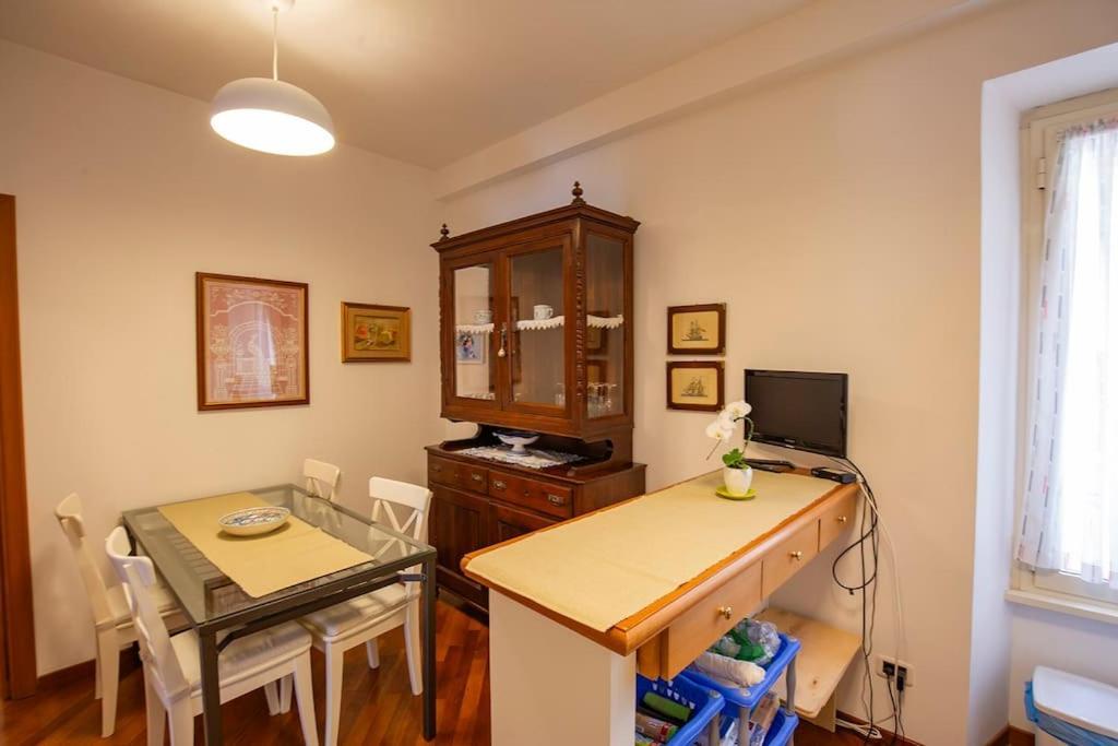 Dimora Al Colosseo, 2 Bedrooms Ρώμη Εξωτερικό φωτογραφία