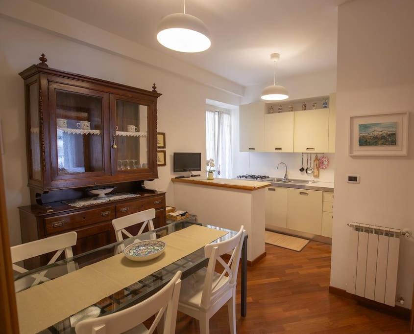 Dimora Al Colosseo, 2 Bedrooms Ρώμη Εξωτερικό φωτογραφία